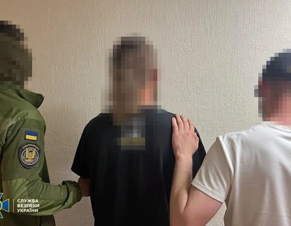 Київ: Затримано особу, яка відправила вибухонебезпечний пакунок на термінал “Нової пошти”