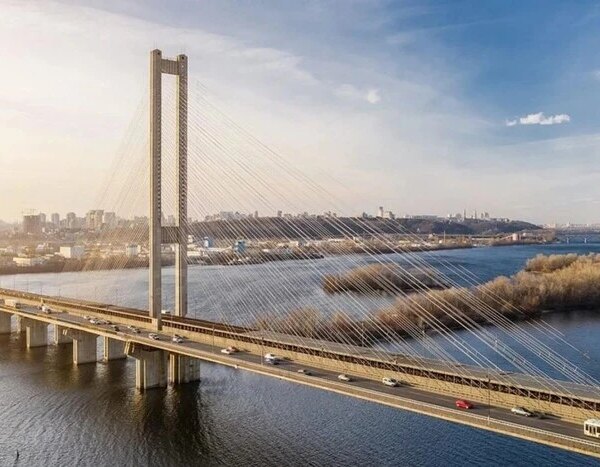 Часткові обмеження руху на Південному мосту: тривалість ремонтних робіт