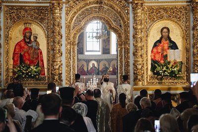У Києво-Печерській лаврі розпочали урочистості до 975-річчя святині: літургію очолили монахи з Афону