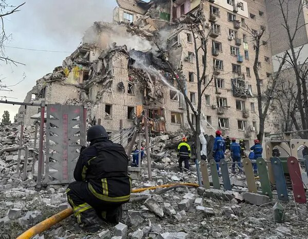Росія атакувала Київ: пошкоджено будівлі, є постраждалі та 27 загиблих (інформація оновлена)