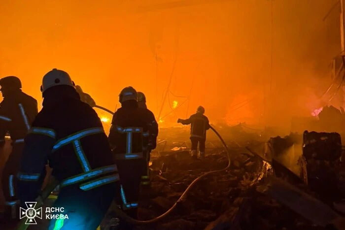 Наслідки нападу на Київ: правоохоронці звернулися до автомобілістів 45 Наслідки нападу на Київ: правоохоронці звернулися до автомобілістів 17