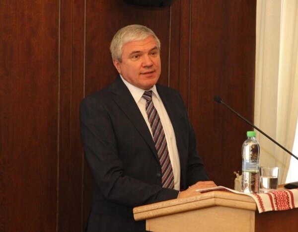 Ексчиновник Київської ОДА отримав три роки тюрми за махінації з грантами ЄС для переселенців