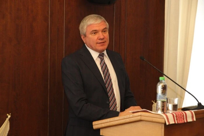 Ексчиновник Київської ОДА отримав три роки тюрми за махінації з грантами ЄС для переселенців 1