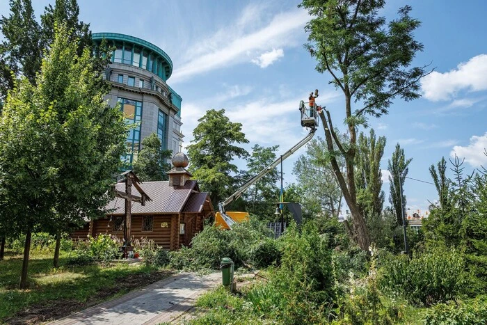На Алеї Героїв Небесної Сотні розпочато облаштування меморіального простору: перші фото