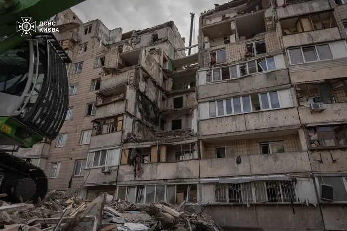 Головна 14 Скільки сімей у Києві втратили свої домівки внаслідок російських нападів: інформація від…