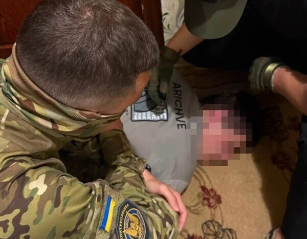 Затримано двох агентів ФСБ у столиці за активацію Starlink для російської армії за 100 доларів.