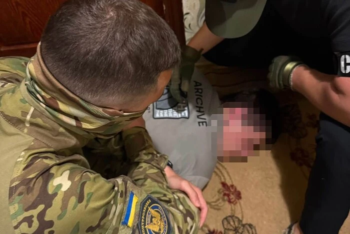 Затримано двох агентів ФСБ у столиці за активацію Starlink для російської армії за 100 доларів. 1 Затримано двох агентів ФСБ у столиці за активацію Starlink для російської армії за 100 доларів. 1