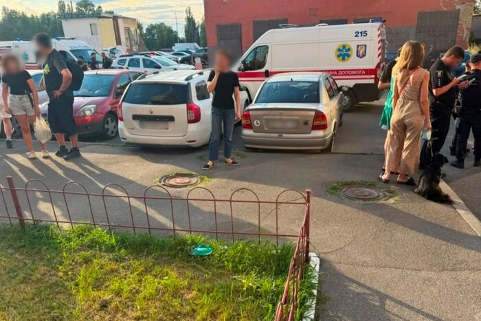 Головна 8 У столиці 19-річний хлопець завдав ножових поранень трьом особам: підозрюваному світить до…