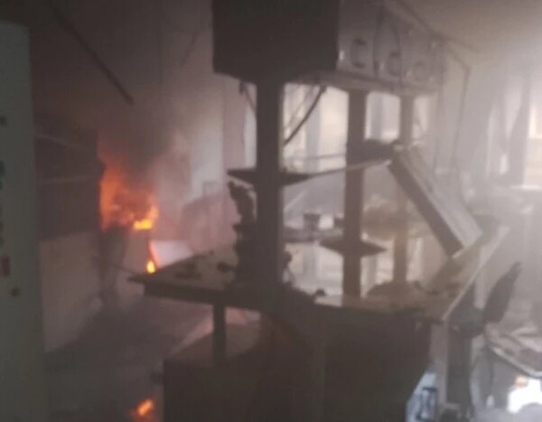 Внаслідок обстрілу Києва спалахнула пожежа в будівлі Інституту біохімії імені Палладіна.