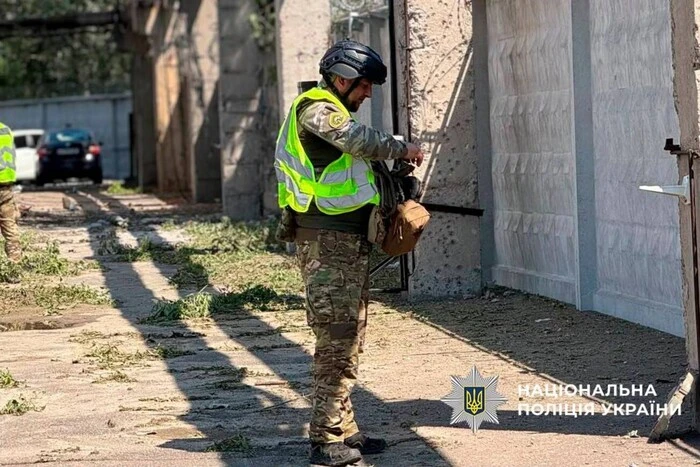 Уламки ракети з нерозірваними бойовими елементами знайдені в Києві (фото)