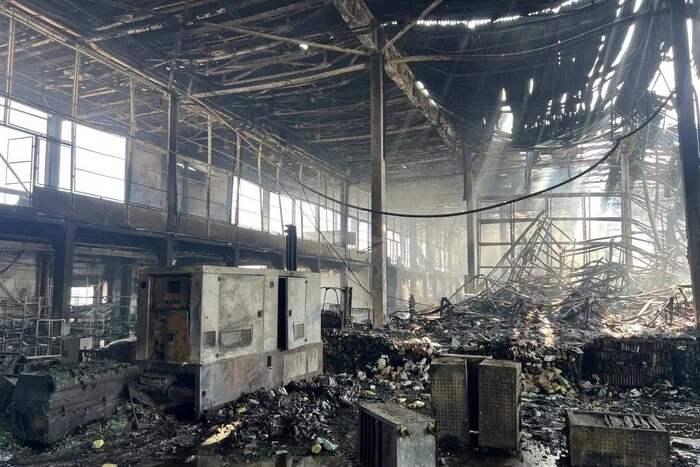 Головна 16 Напад на Київ: знищено приміщення Червоного Хреста (фото)