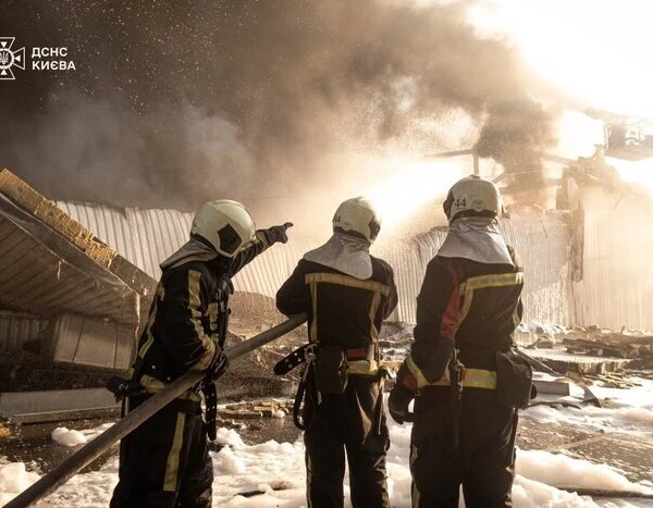 В Києві завершено гасіння пожеж, що виникли внаслідок нічної атаки РФ.