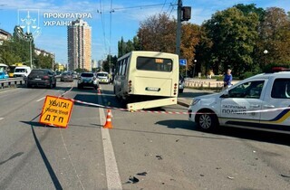 Дорожньо-транспортна пригода на Чоколівському бульварі: двоє загиблих, четверо поранених (ілюстрації) 13