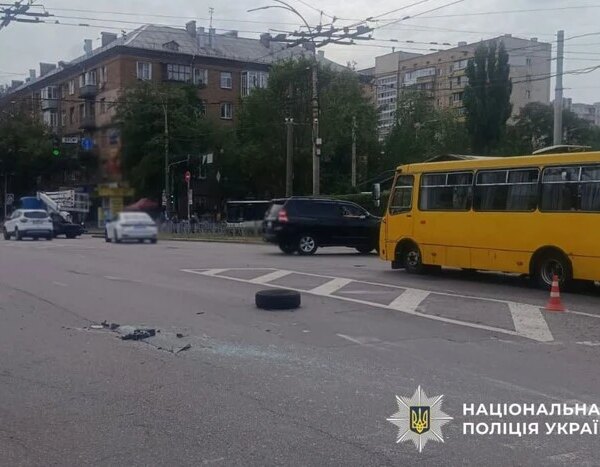 Дорожньо-транспортна пригода на Вишгородській у Києві: правоохоронці розкрили початкові деталі.