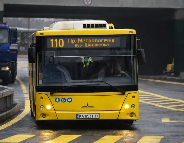 8-9 серпня в Києві коригується рух деяких автобусів та тролейбуса № 34: повний список