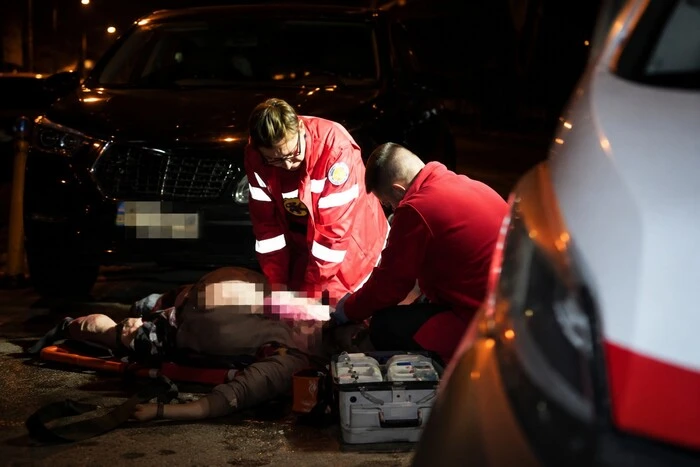 Кількість постраждалих у Києві збільшилася після ракетних обстрілів, серед травмованих є неповнолітні. 15