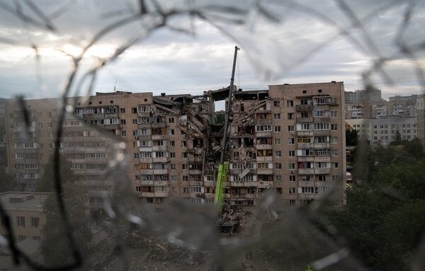 400 домів і 33 навчальні заклади: як відновлюють Подільський район після російських обстрілів