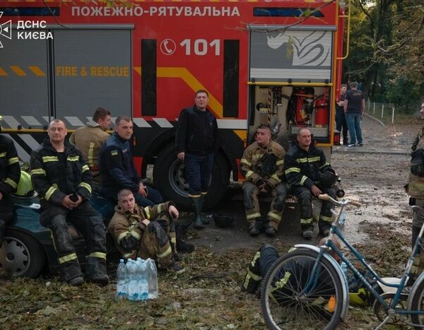 Наслідки російської атаки на Київ ліквідовано. Врятовано 105 осіб.