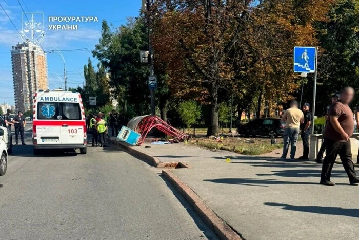 Автопригода, про яку говорила Україна: майже на тому ж місці знову загибель 9 Автопригода, про яку говорила Україна: майже на тому ж місці знову загибель 4