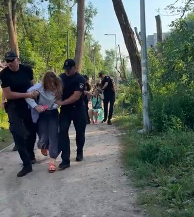 Кияни протестують проти вирубки дерев на Теремках: що кажуть у поліції та РДА