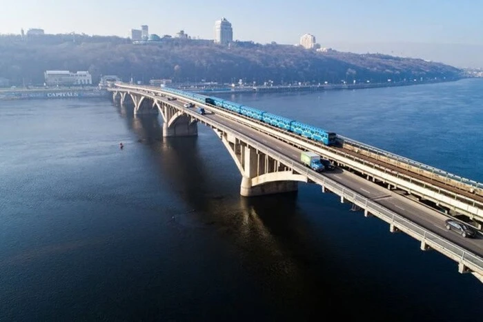 Рух мостом Метро буде частково обмежено до 10 серпня (схема)