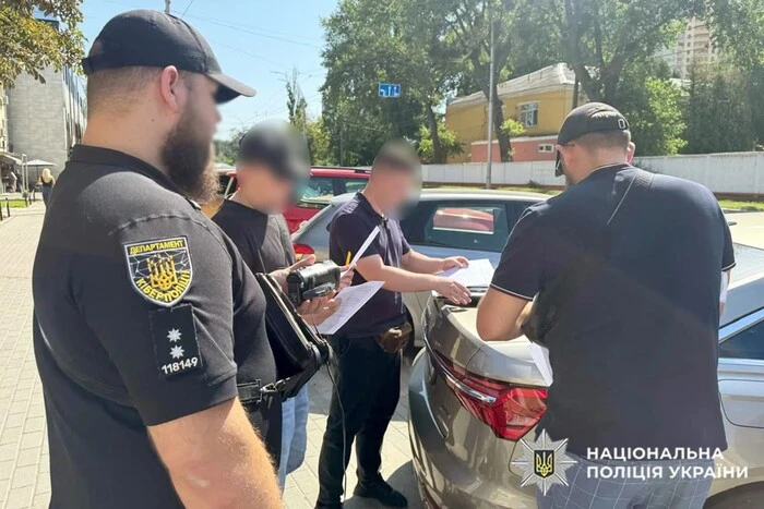 Поліція викрила шахраїв, які під час ефірів у TikTok виманювали гроші в українців