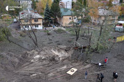 800 пошкоджених внаслідок російської агресії будинків: як триває відновлення Дарницького району Києва