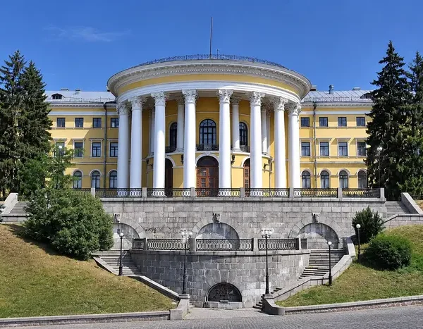 Жовтневий палац у Києві знову належить державі