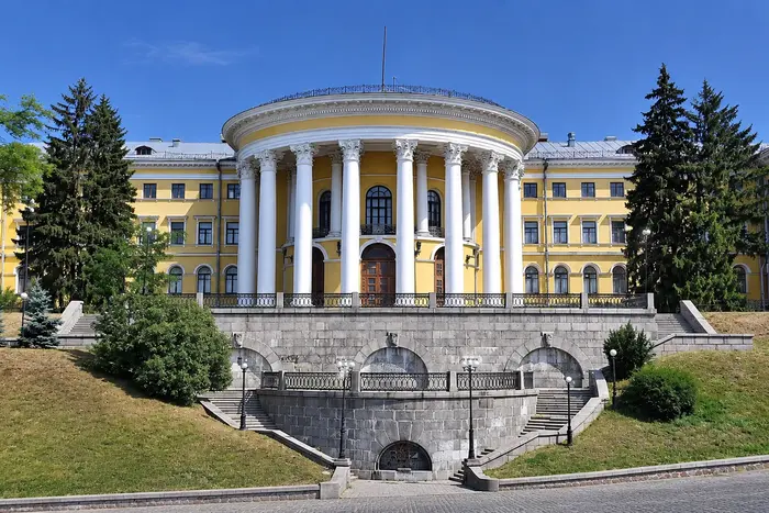 Головна 14 Жовтневий палац у Києві знову належить державі