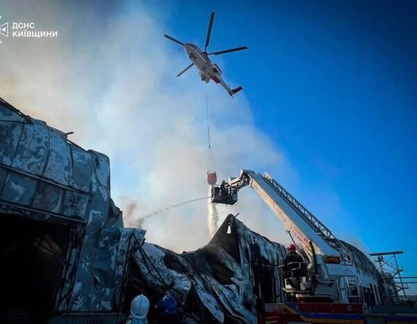 Ліквідація наслідків атаки на Київщину: рятувальники показали ситуацію на об’єктах (фото)