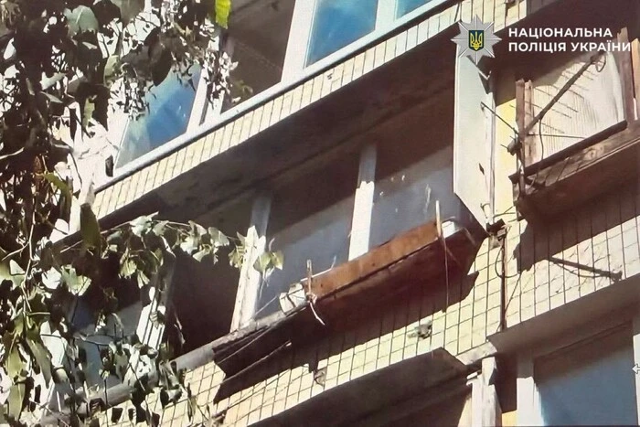 У Києві жінка викинула собаку з четвертого поверху, тварина загинула