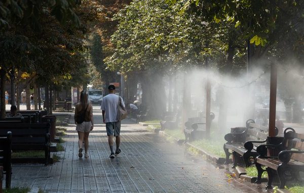 Високі температури в Києві та області: обмеження руху вантажних транспортних засобів у місті та регіоні