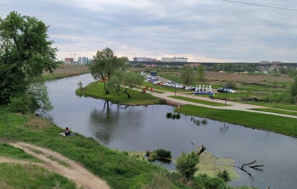 Воду в річці Ірпеня досліджують після того, як були забруднені водойми на Борщівщині.