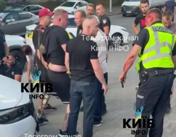 Мешканець Києва напав на поліцейського: правоохоронці надали роз’яснення