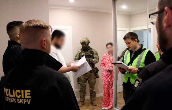 У Києві викрито великий шахрайський кол-центр, який обманув громадян ЄС майже на 9 мільйонів гривень.