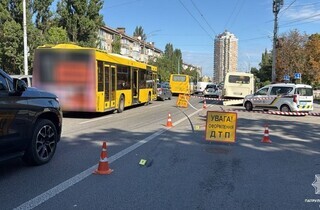 Дорожньо-транспортна пригода на Чоколівському бульварі: двоє загиблих, четверо поранених (ілюстрації) 12
