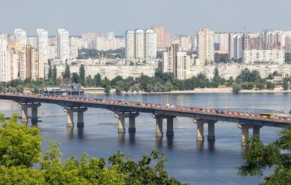 Міст Патона в Києві готується до реставрації через його аварійний стан