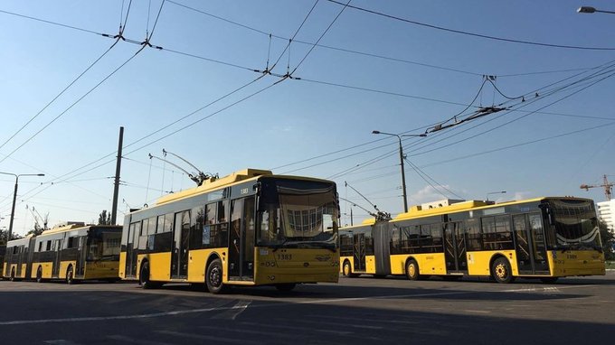 У Києві зранку деякі тролейбуси курсували за зміненими маршрутами 2