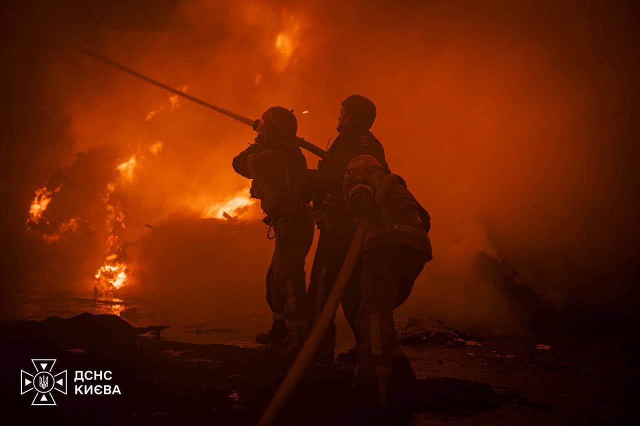 Займання у Голосіївському районі після ворожої атаки