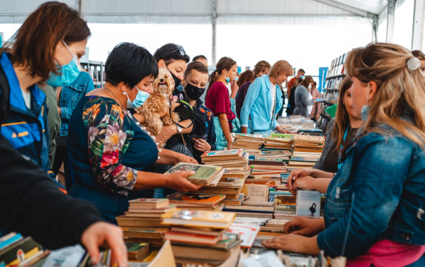 Фестивалі весни та літа: ваш гід незворотними враженнями 30 Фото з фестивалю Book Space