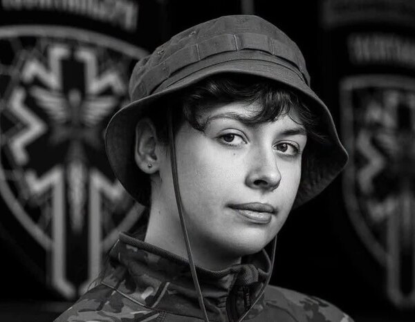 Призначено дату церемонії прощання з парамедикинею Євою Ройтер, яка загинула внаслідок удару по Києву