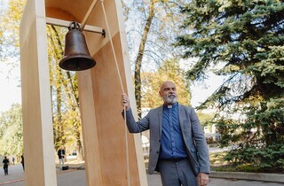 У столиці України вперше за майже вісім століть пролунав звук дзвона Десятинної церкви. 21