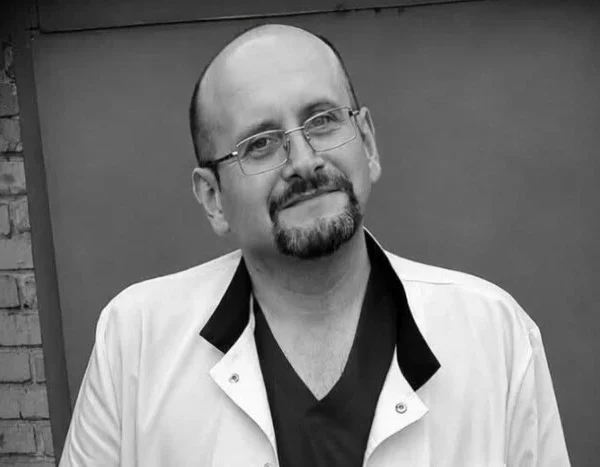 Київ втратив одного зі своїх найвидатніших лікарів-інфекціоністів: помер Дмитро Дудар.