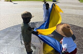 Новий вигляд пам'ятника "Кий, Щек, Хорив та сестра їхня Либідь" на Поштовій площі до Дня Незалежності 12