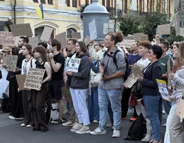Місяць протестних акцій на підтримку Федорова. На Майдані Незалежності в столиці знову зібралися небайдужі.