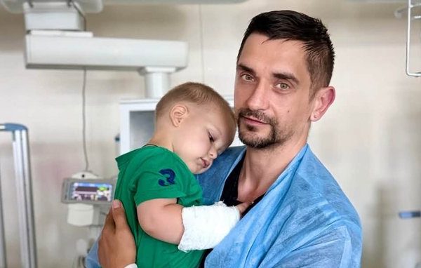 У Київській області дворічного малюка вкусила гадюка, його стан стабілізували лікарі «Охматдит»