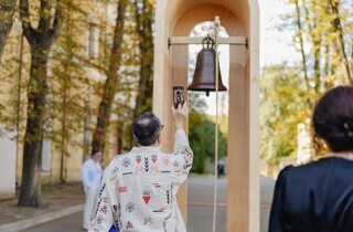 У столиці України вперше за майже вісім століть пролунав звук дзвона Десятинної церкви. 14
