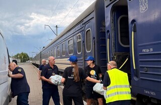 «Укрзалізниця» організувала підтримку для мандрівників на завантажених станціях 8