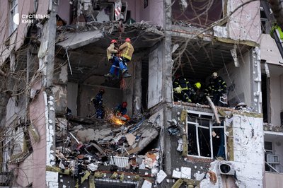 388 житлових будинків та дві спортивні школи: як відновлюють Дніпровський район Києва після атак РФ