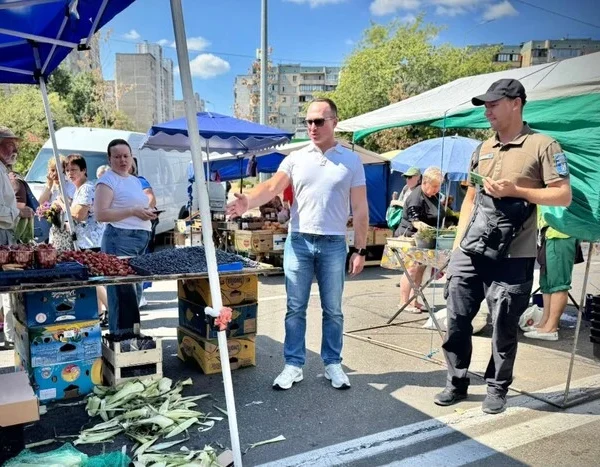 У столиці склали протоколи на торговців ярмарків, що порушують торговельні правила.